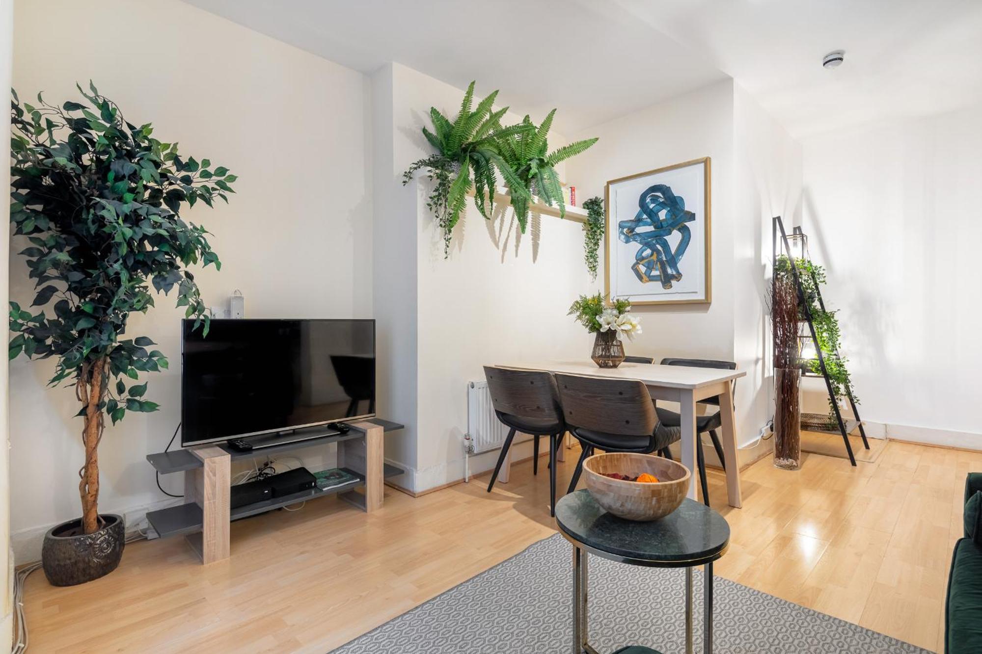 Elegant Kensington Apartment With Patio London Eksteriør billede