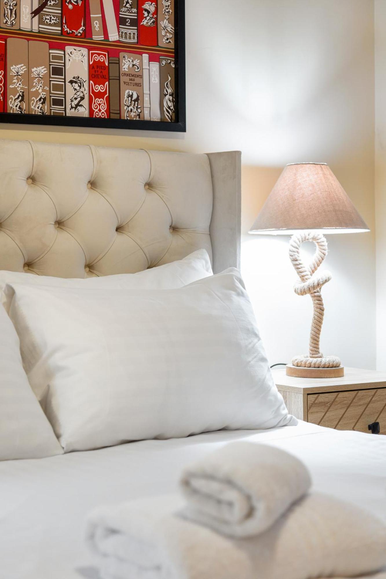 Elegant Kensington Apartment With Patio London Eksteriør billede