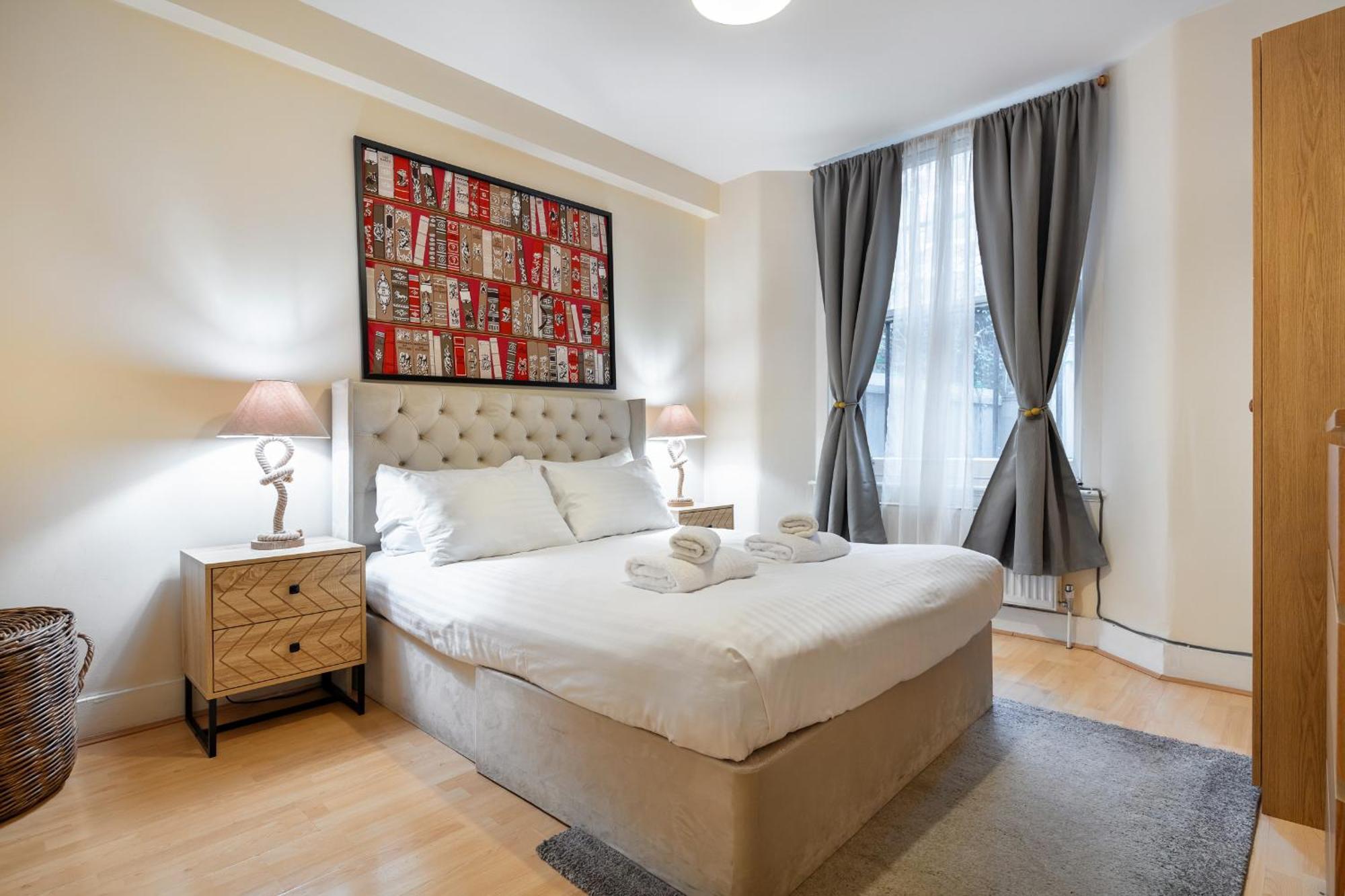 Elegant Kensington Apartment With Patio London Eksteriør billede