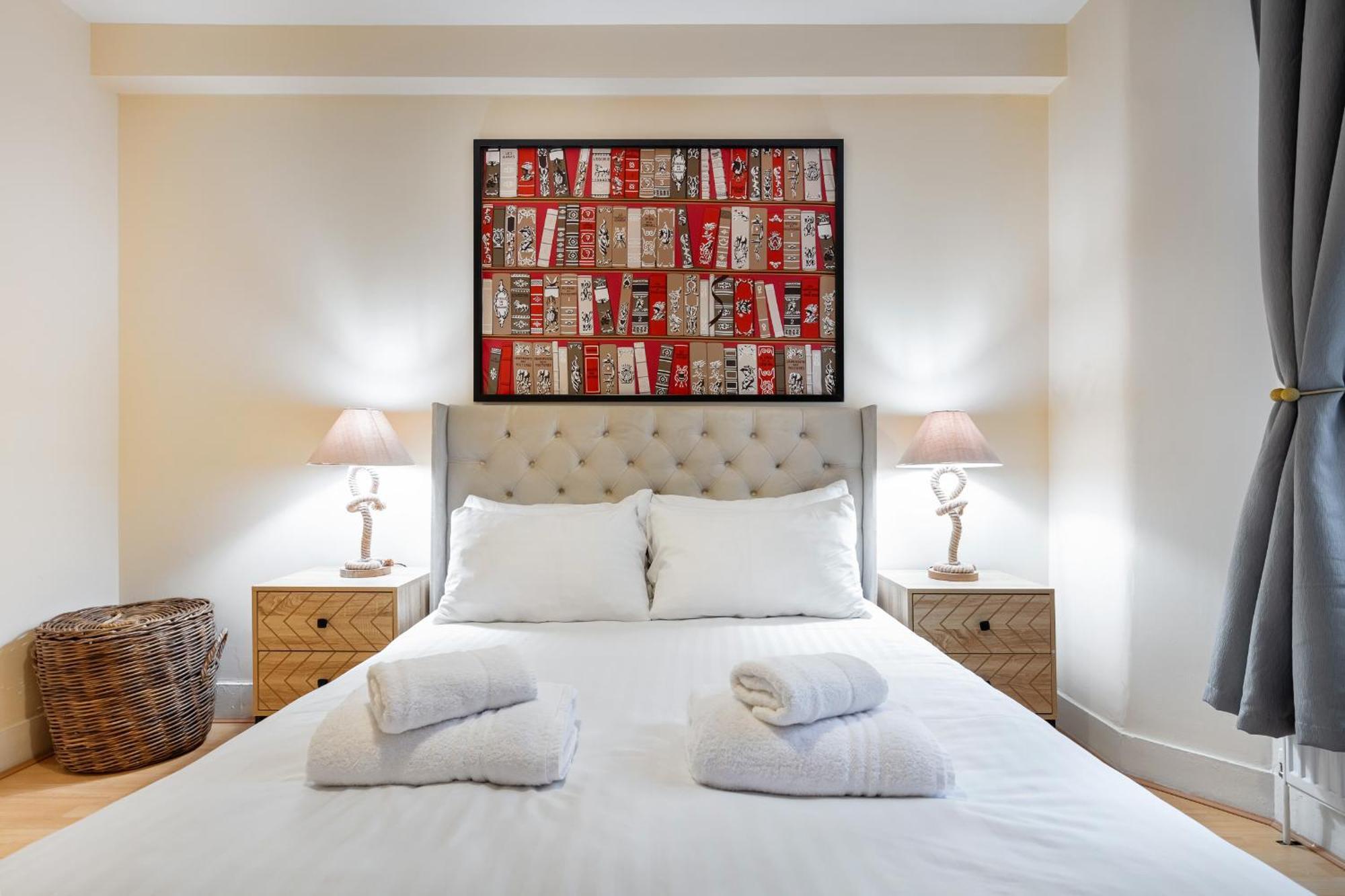 Elegant Kensington Apartment With Patio London Eksteriør billede