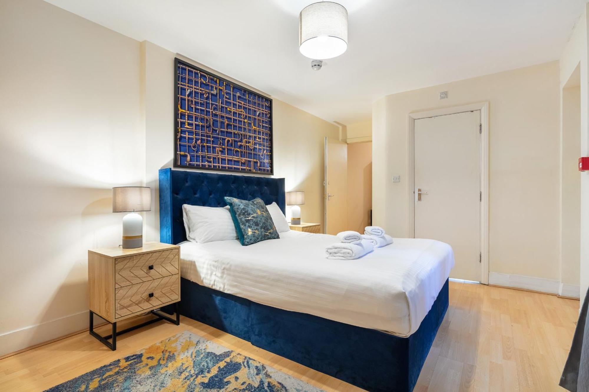 Elegant Kensington Apartment With Patio London Eksteriør billede